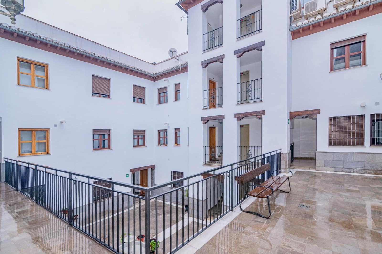 2 slaapkamer Appartement te koop in Granada stad met garage - € 350.000 (Ref: 10014001)