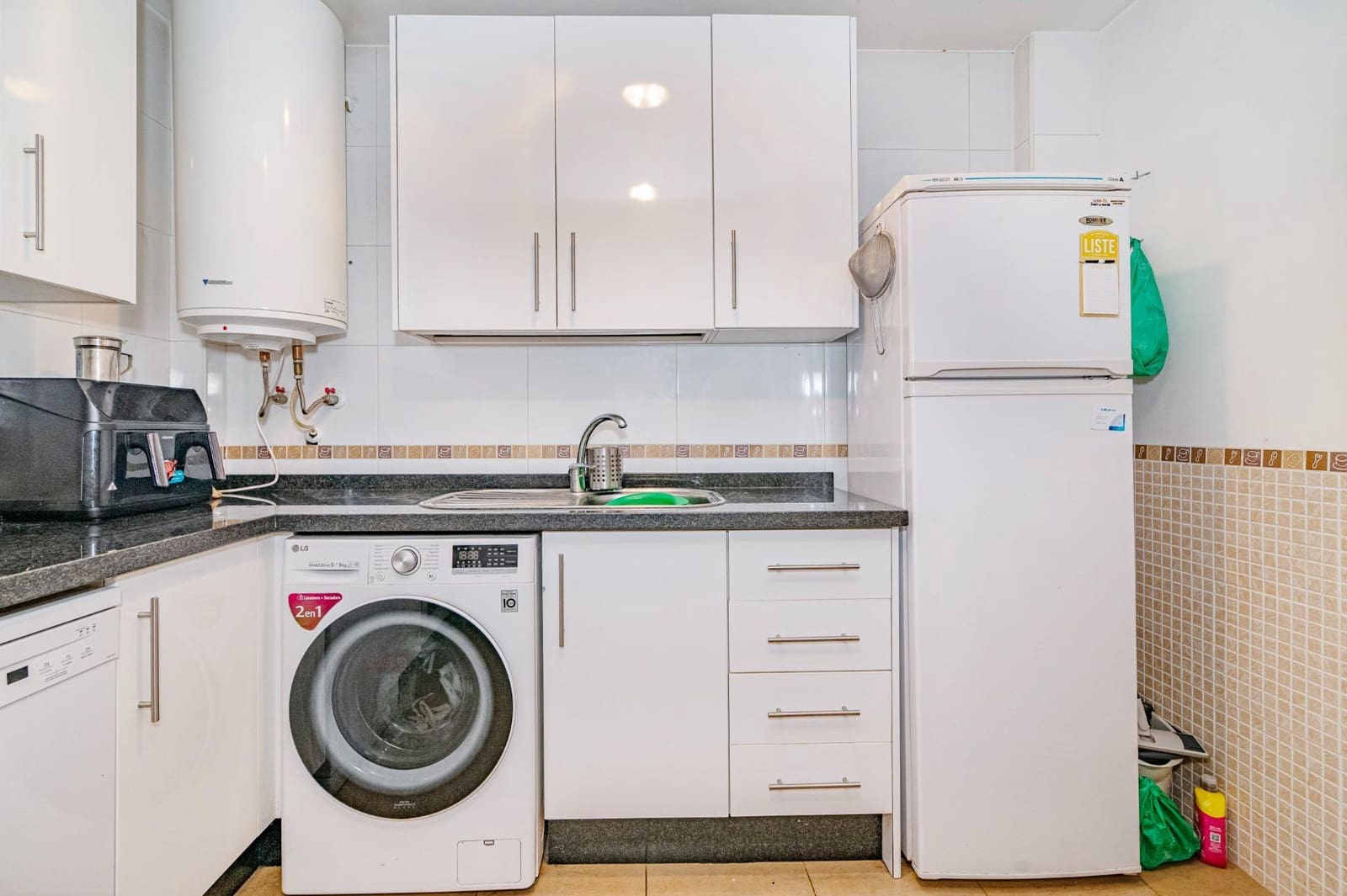 2 slaapkamer Appartement te koop in Granada stad met garage - € 350.000 (Ref: 10014001)