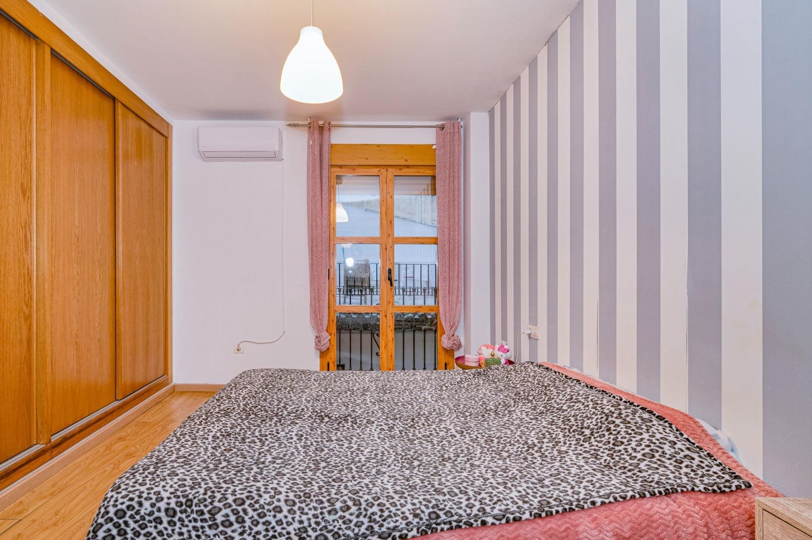 2 slaapkamer Appartement te koop in Granada stad met garage - € 350.000 (Ref: 10014001)
