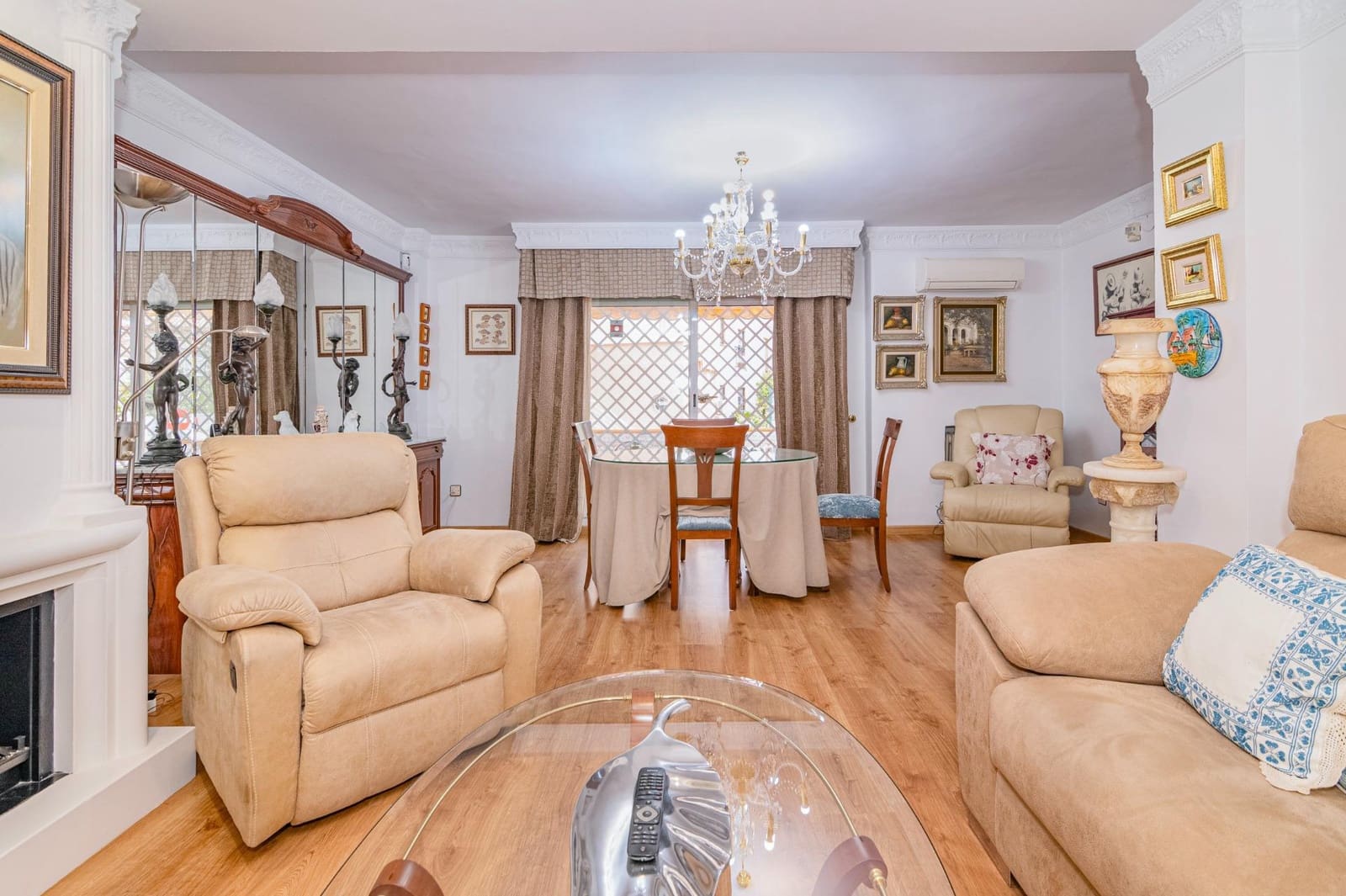 4 chambre Villa/Maison Mitoyenne à vendre à Grenade ville avec garage - 440 000 € (Ref: 10014004)