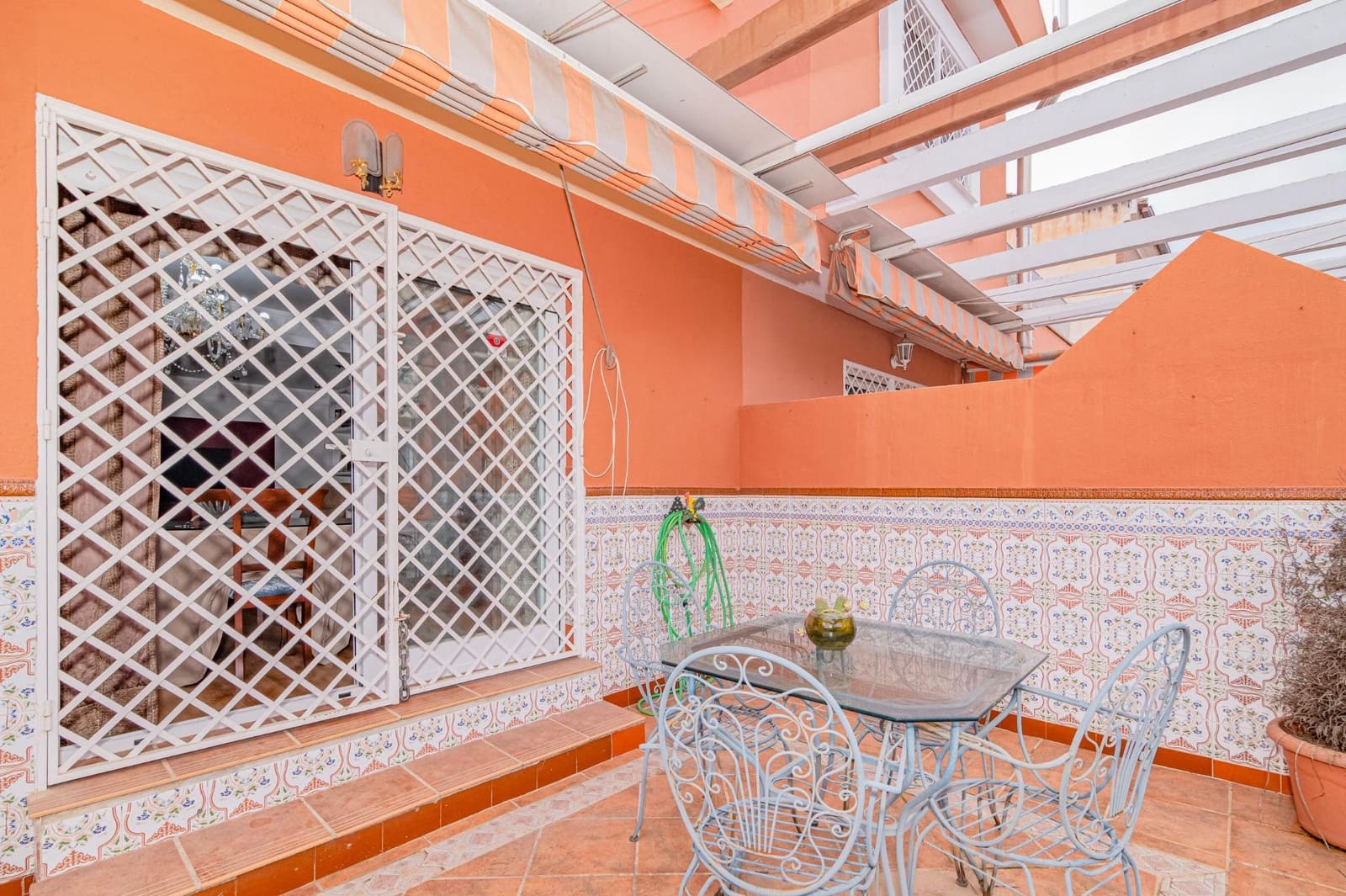 4 chambre Villa/Maison Mitoyenne à vendre à Grenade ville avec garage - 440 000 € (Ref: 10014004)