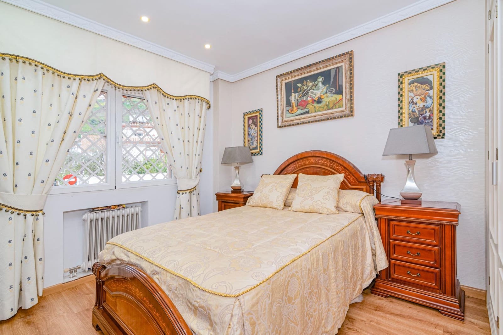 4 chambre Villa/Maison Mitoyenne à vendre à Grenade ville avec garage - 440 000 € (Ref: 10014004)