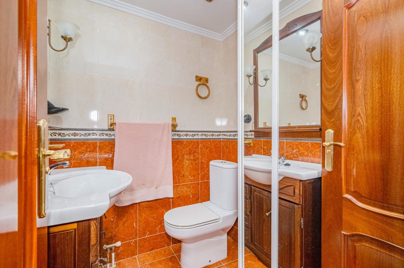 4 chambre Villa/Maison Mitoyenne à vendre à Grenade ville avec garage - 440 000 € (Ref: 10014004)