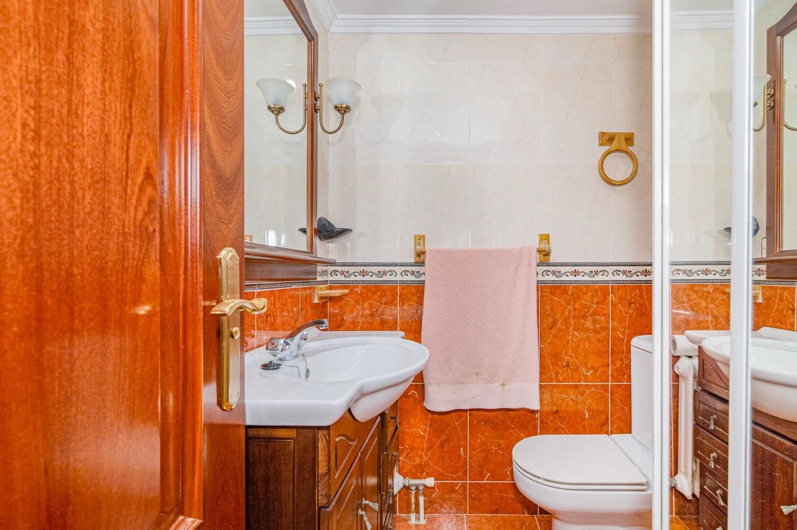 4 chambre Villa/Maison Mitoyenne à vendre à Grenade ville avec garage - 440 000 € (Ref: 10014004)