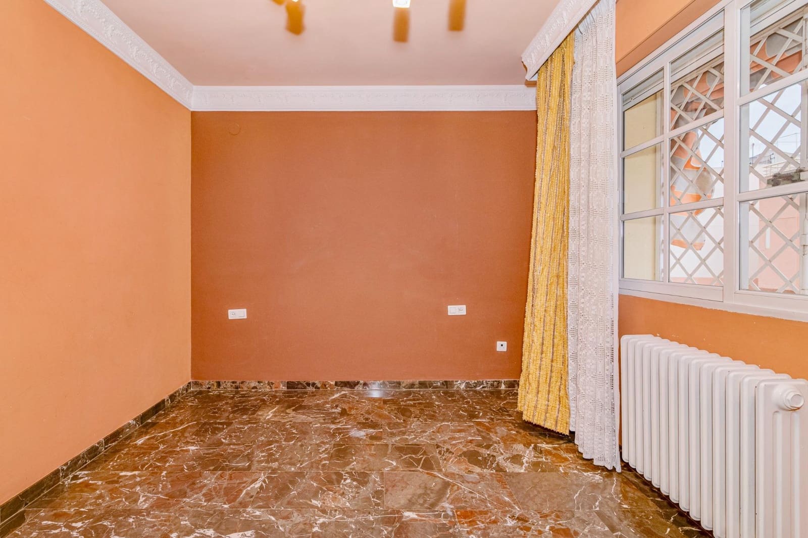 4 chambre Villa/Maison Mitoyenne à vendre à Grenade ville avec garage - 440 000 € (Ref: 10014004)