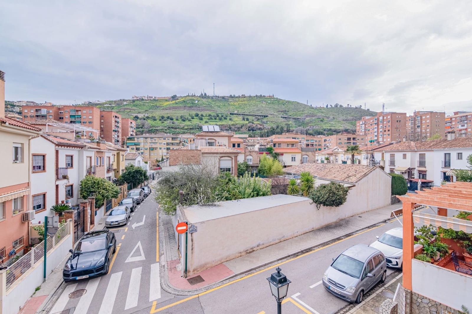 4 chambre Villa/Maison Mitoyenne à vendre à Grenade ville avec garage - 440 000 € (Ref: 10014004)
