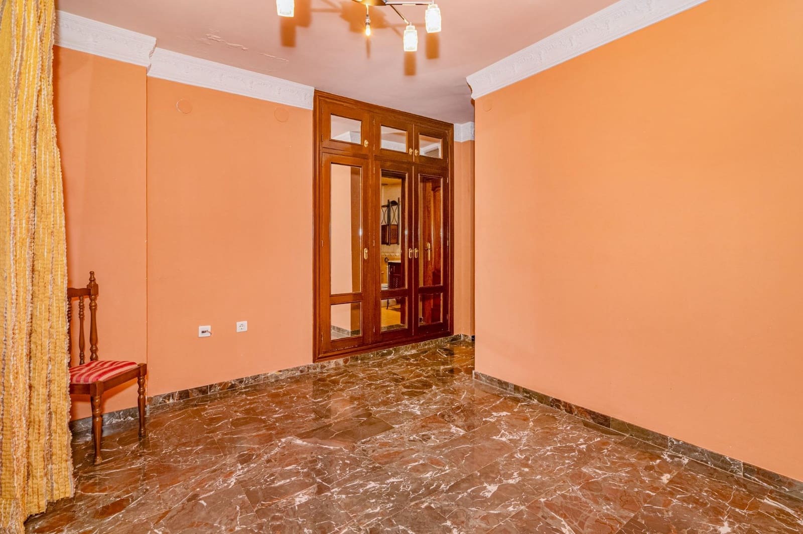 4 chambre Villa/Maison Mitoyenne à vendre à Grenade ville avec garage - 440 000 € (Ref: 10014004)