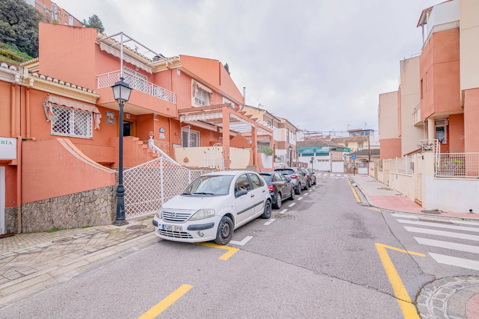 4 chambre Villa/Maison Mitoyenne à vendre à Grenade ville avec garage - 440 000 € (Ref: 10014004)
