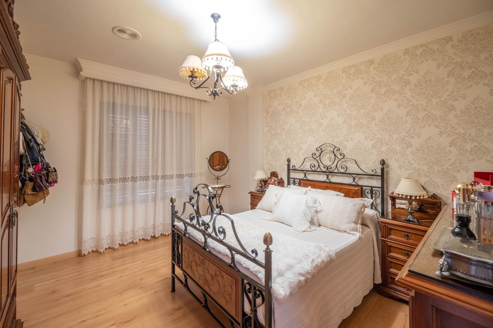 3 sovrum Hus till salu i Las Gabias med garage - 330 000 € (Ref: 10014005)