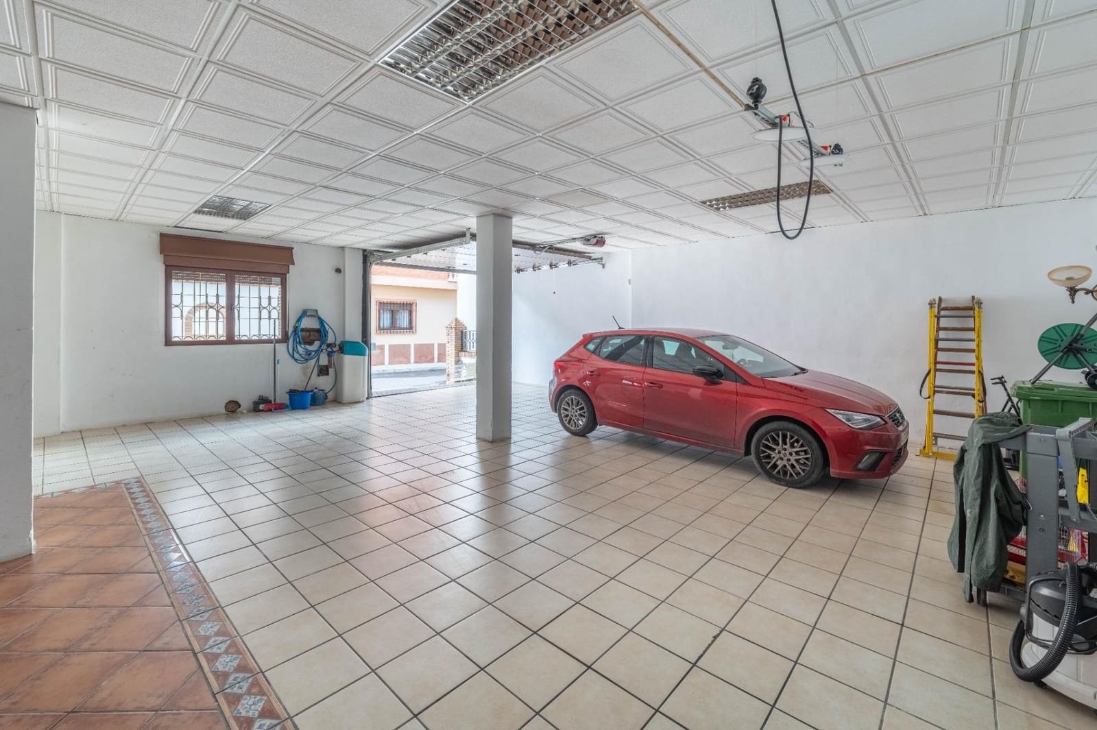 3 sovrum Hus till salu i Las Gabias med garage - 330 000 € (Ref: 10014005)