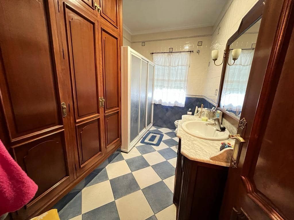 5 sovrum Hus till salu i Salobrena med garage - 390 000 € (Ref: 10014006)