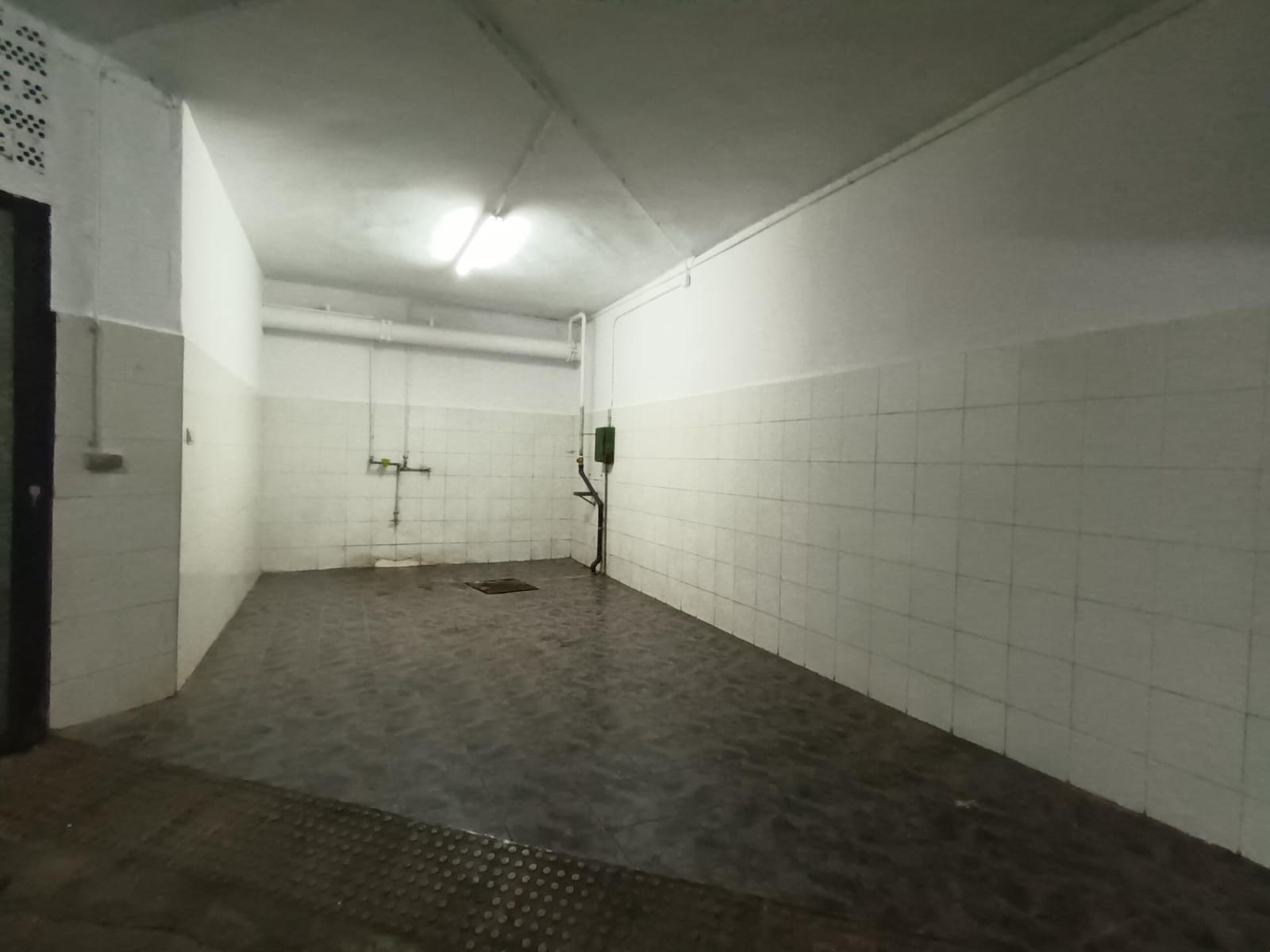 Garage for sale in Granada city - € 18,000 (Ref: 10014009)