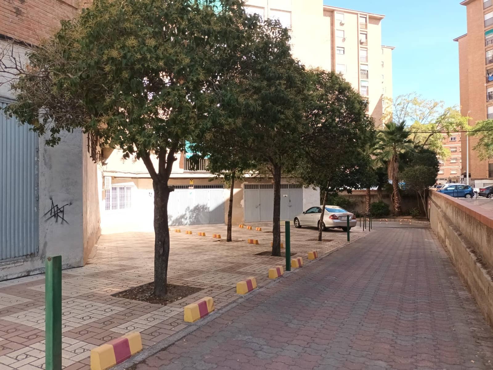 Garage for sale in Granada city - € 18,000 (Ref: 10014009)