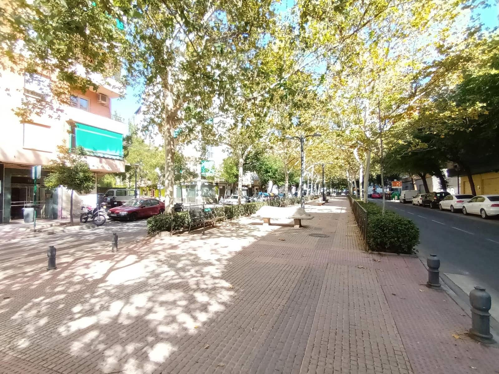 Garage for sale in Granada city - € 18,000 (Ref: 10014009)