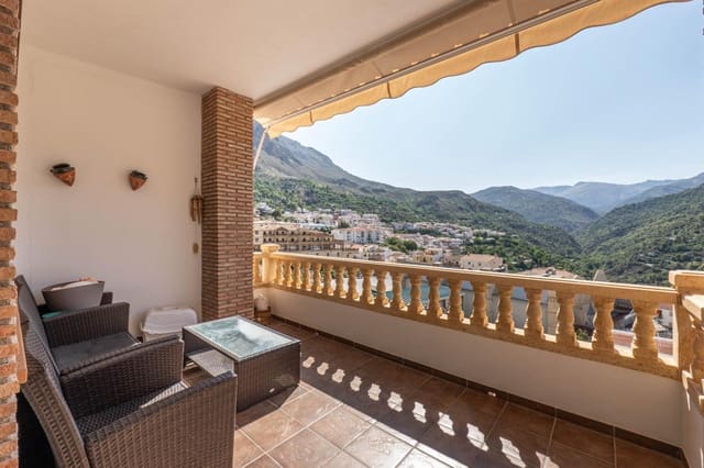 8 bedroom Townhouse for sale in Güéjar Sierra - € 750,000 (Ref: 10014010)