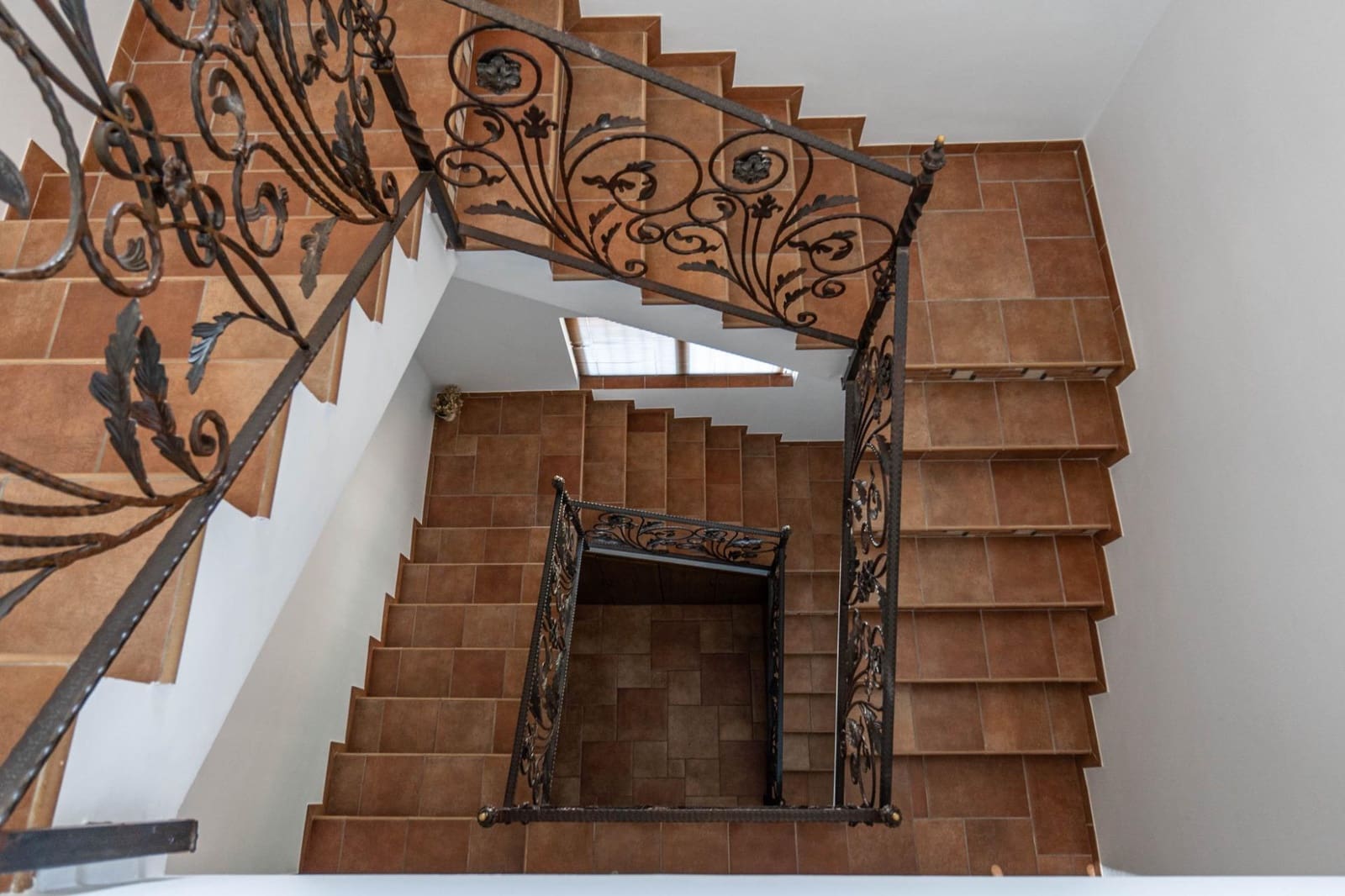 8 bedroom Townhouse for sale in Guejar Sierra - € 750,000 (Ref: 10014010)