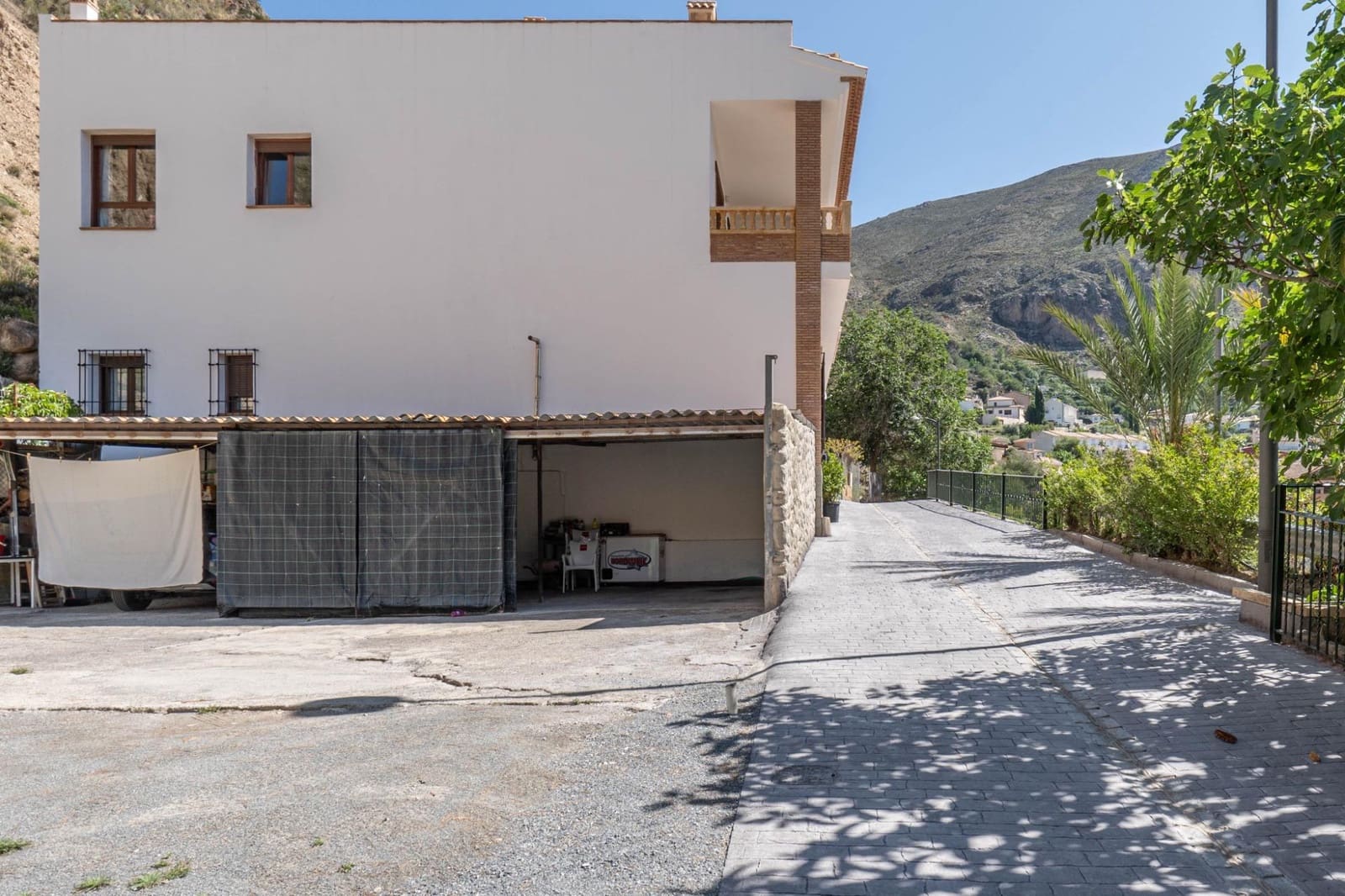 8 bedroom Townhouse for sale in Guejar Sierra - € 750,000 (Ref: 10014010)