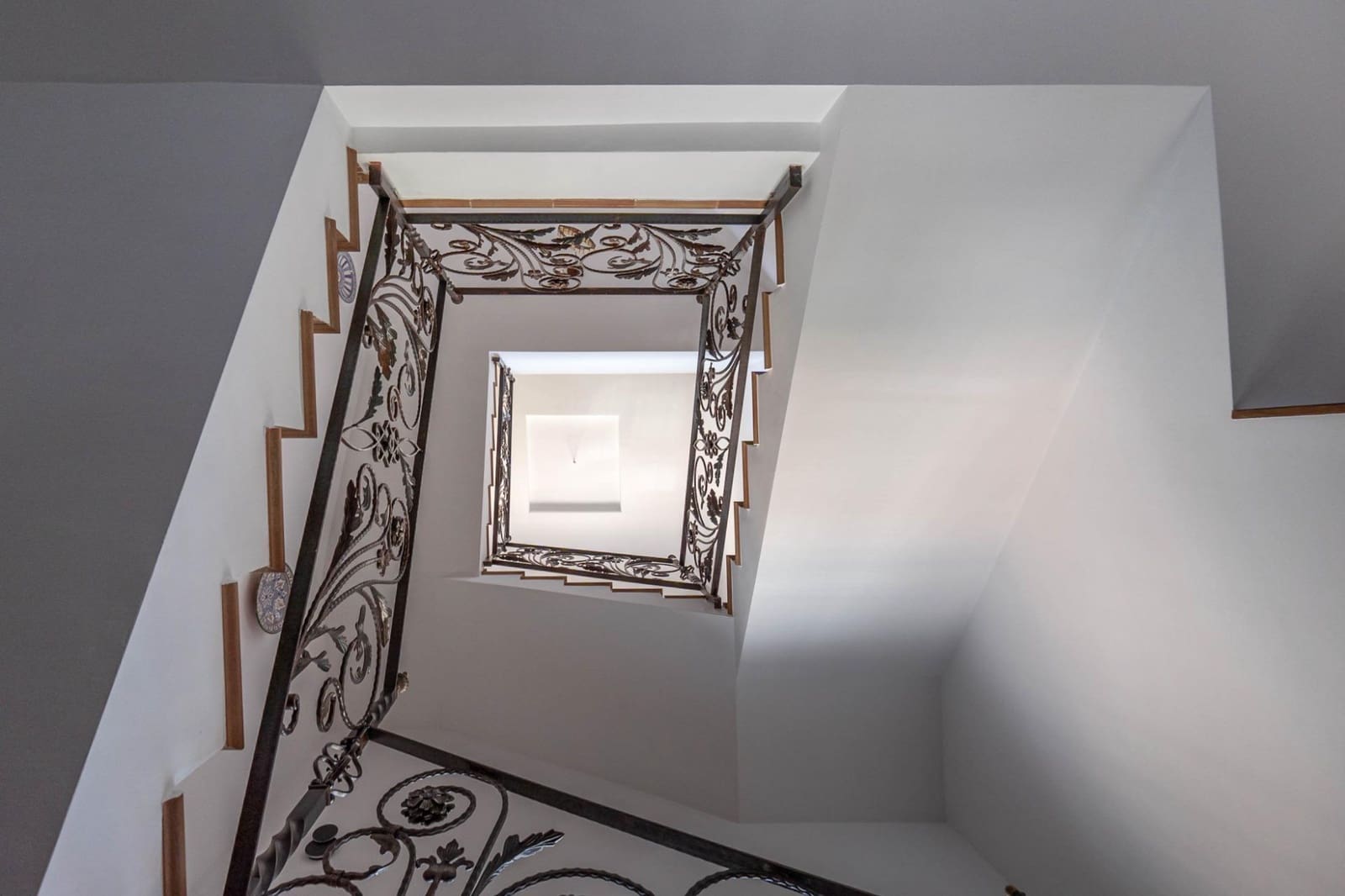 8 bedroom Townhouse for sale in Guejar Sierra - € 750,000 (Ref: 10014010)