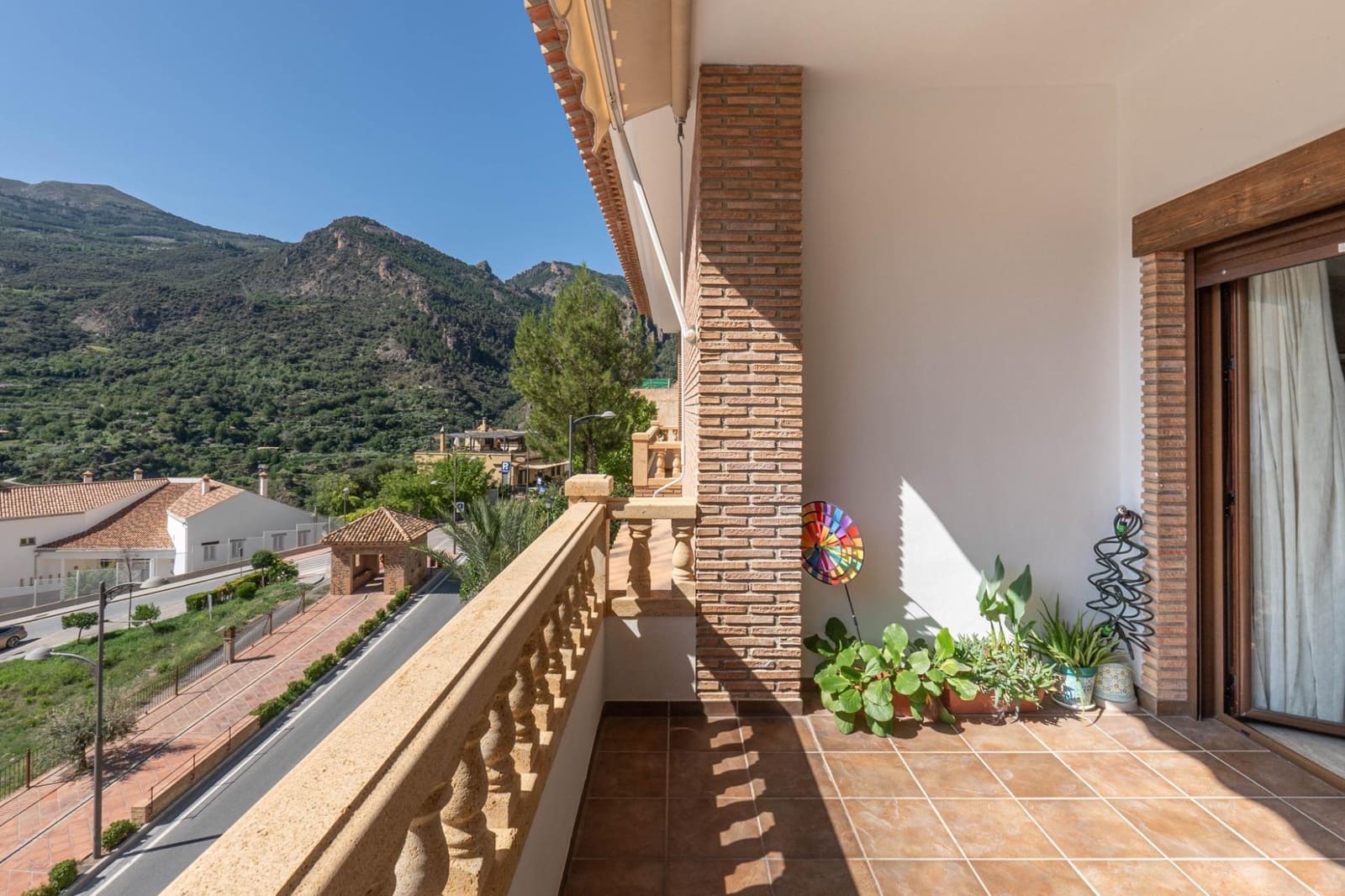 8 bedroom Townhouse for sale in Guejar Sierra - € 750,000 (Ref: 10014010)