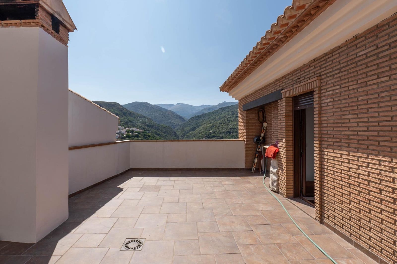 8 bedroom Townhouse for sale in Guejar Sierra - € 750,000 (Ref: 10014010)