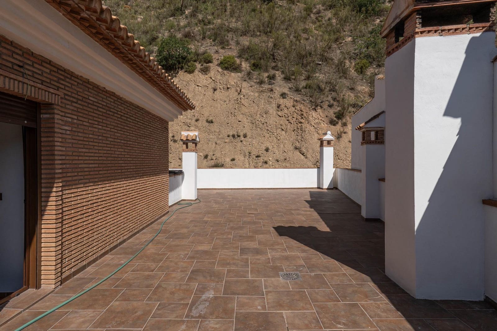 8 bedroom Townhouse for sale in Guejar Sierra - € 750,000 (Ref: 10014010)
