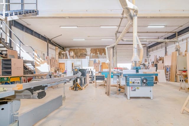 Företag till salu i Peligros - 339 000 € (Ref: 10014015)