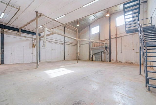Företag till salu i Peligros - 339 000 € (Ref: 10014015)