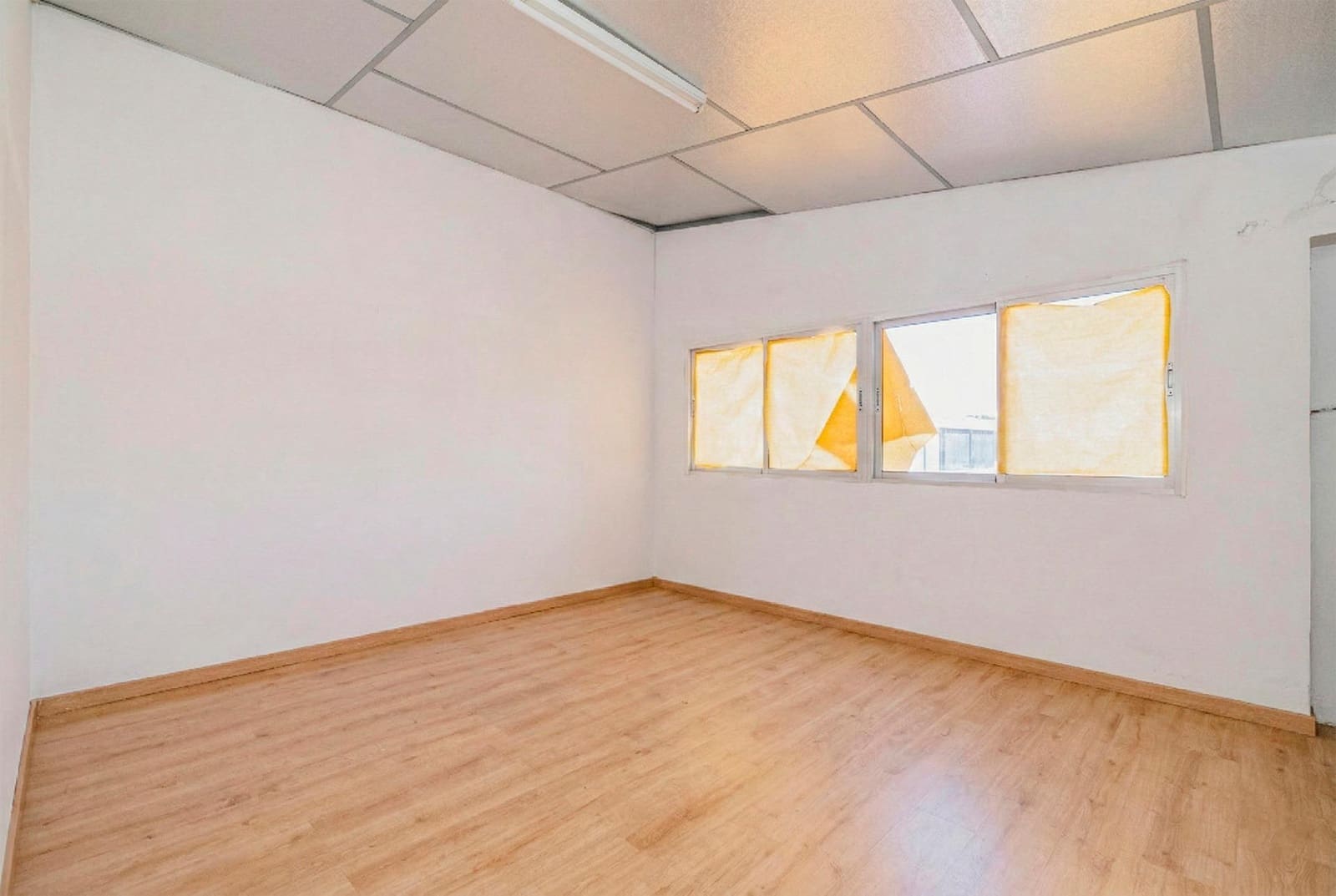 Företag till salu i Peligros - 339 000 € (Ref: 10014015)