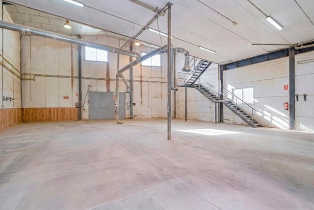 Företag till salu i Peligros - 339 000 € (Ref: 10014015)