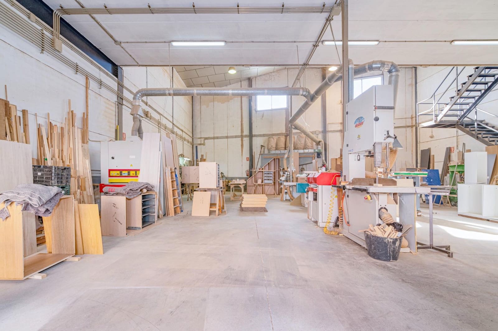 Företag till salu i Peligros - 339 000 € (Ref: 10014015)