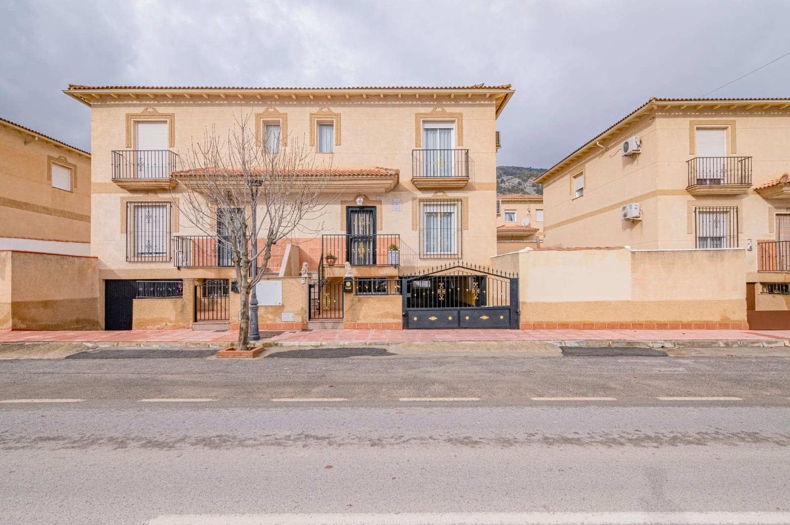 4 bedroom Semi-detached Villa for sale in Alomartes with garage - € 209,000 (Ref: 10014020)