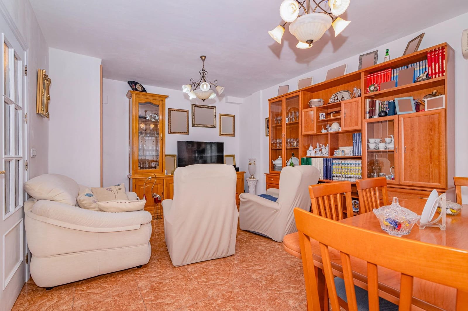 4 bedroom Semi-detached Villa for sale in Alomartes with garage - € 209,000 (Ref: 10014020)