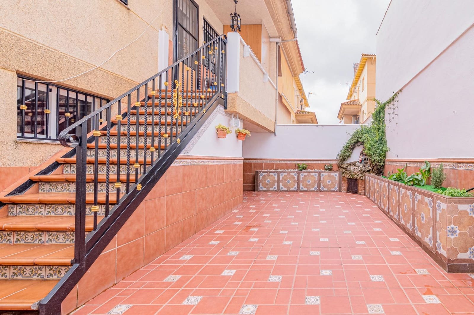 4 bedroom Semi-detached Villa for sale in Alomartes with garage - € 209,000 (Ref: 10014020)