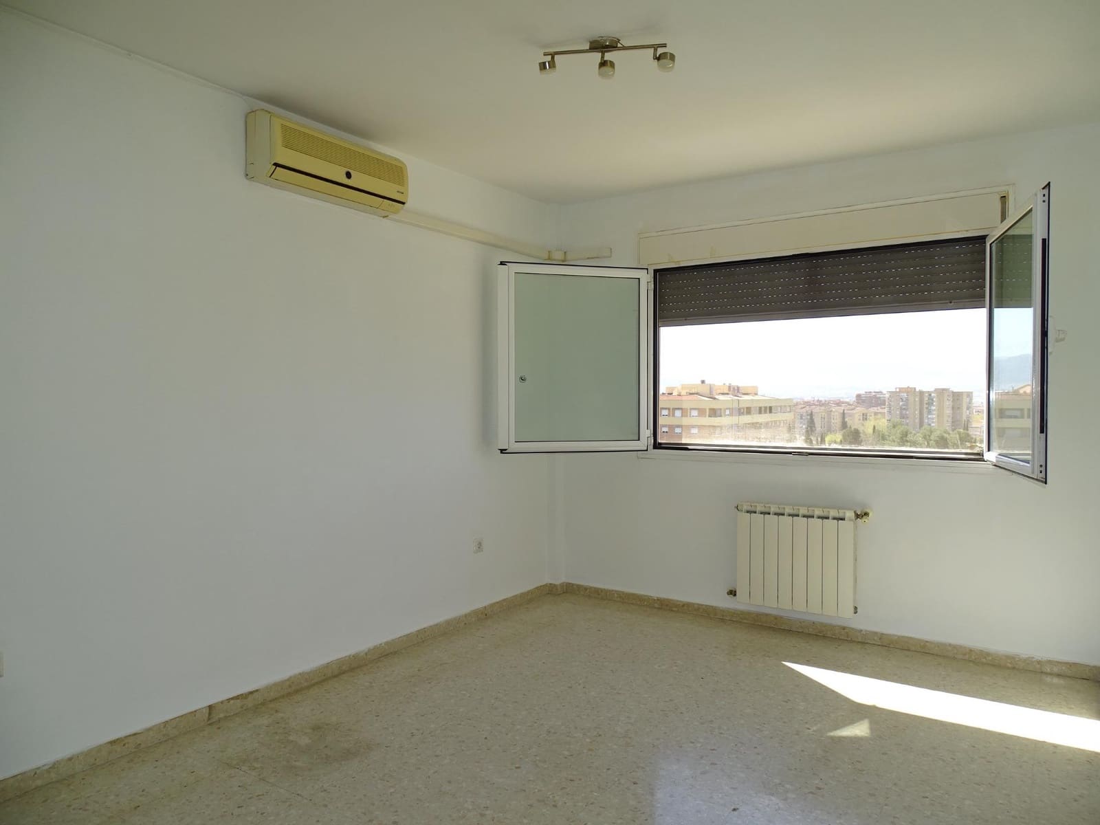 3 quarto Apartamento para venda em Granada cidade com garagem - 255 000 € (Ref: 10014021)