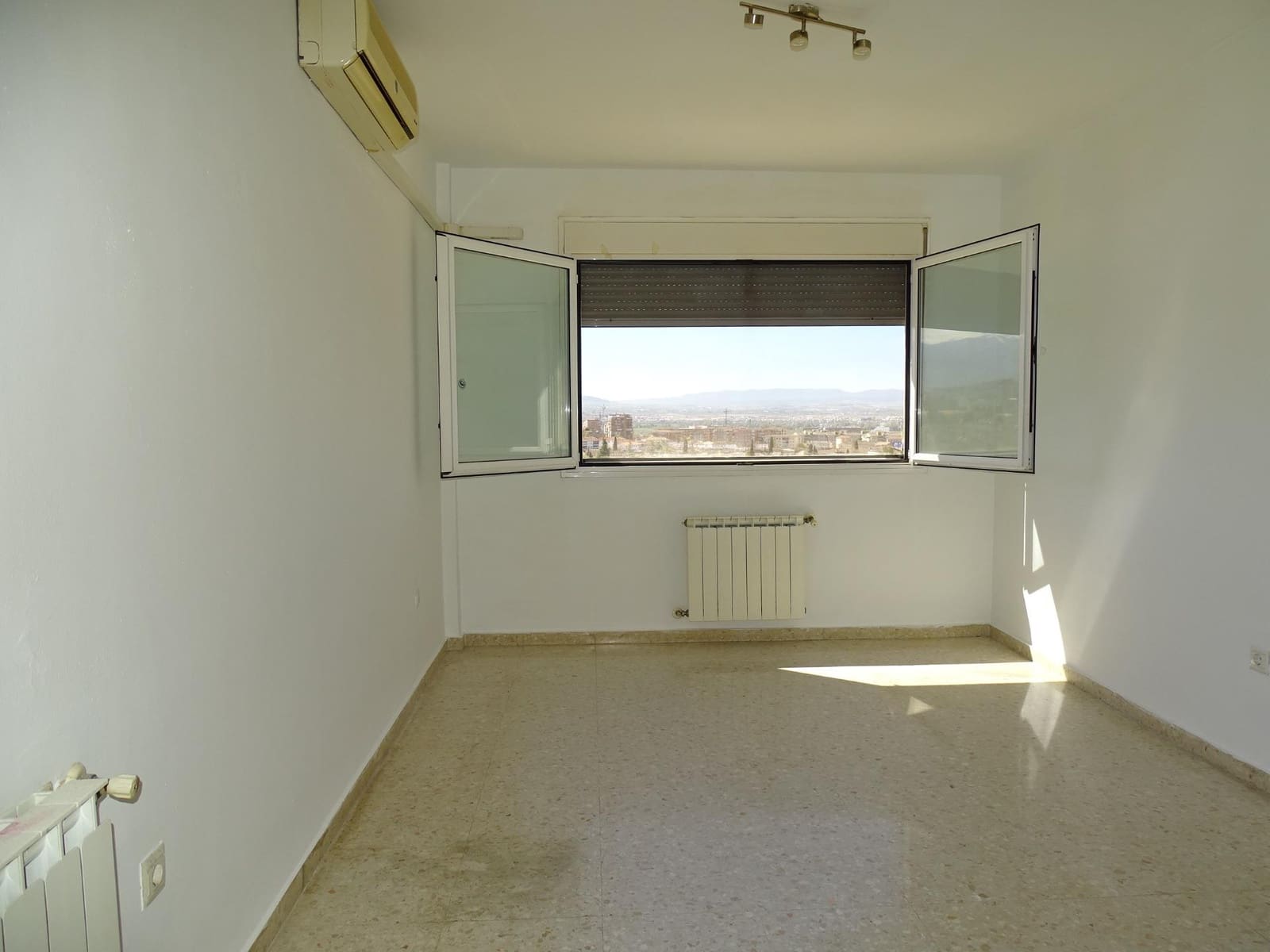 3 quarto Apartamento para venda em Granada cidade com garagem - 255 000 € (Ref: 10014021)