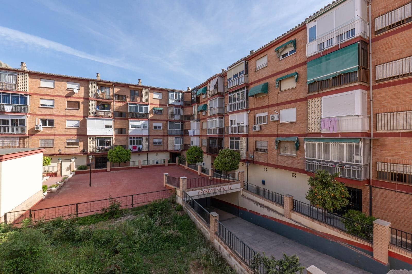 3 sovrum Lägenhet till salu i Granada stad med garage - 139 500 € (Ref: 10014022)