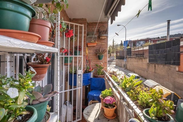 3 sovrum Lägenhet till salu i Poligono Cartuja - La Paz, Granada stad med garage - 139 500 € (Ref: 10014022)