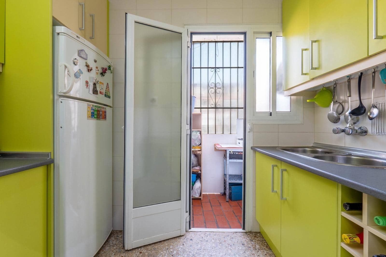 3 sovrum Lägenhet till salu i Granada stad med garage - 139 500 € (Ref: 10014022)