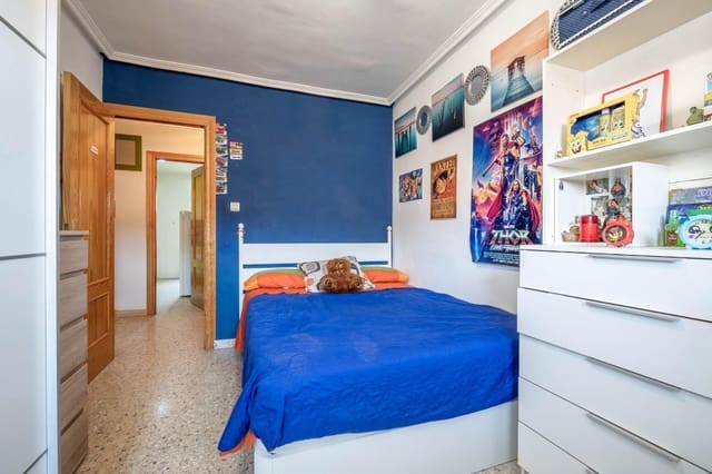 3 sovrum Lägenhet till salu i Poligono Cartuja - La Paz, Granada stad med garage - 139 500 € (Ref: 10014022)