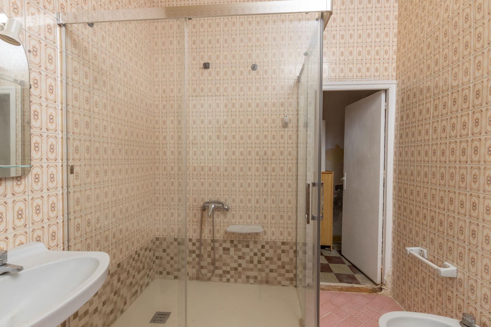 6 bedroom Townhouse for sale in Alhendin with garage - € 89,900 (Ref: 10014023)