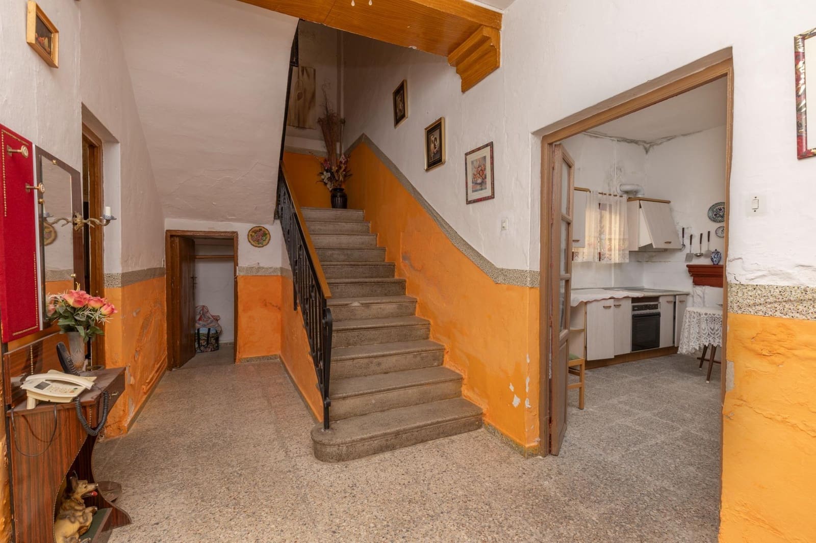6 bedroom Townhouse for sale in Alhendin with garage - € 89,900 (Ref: 10014023)
