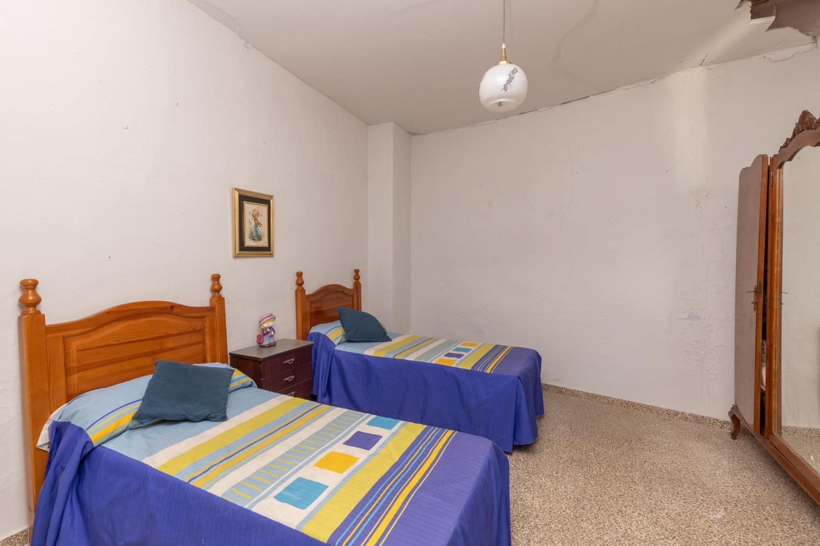 6 bedroom Townhouse for sale in Alhendin with garage - € 89,900 (Ref: 10014023)