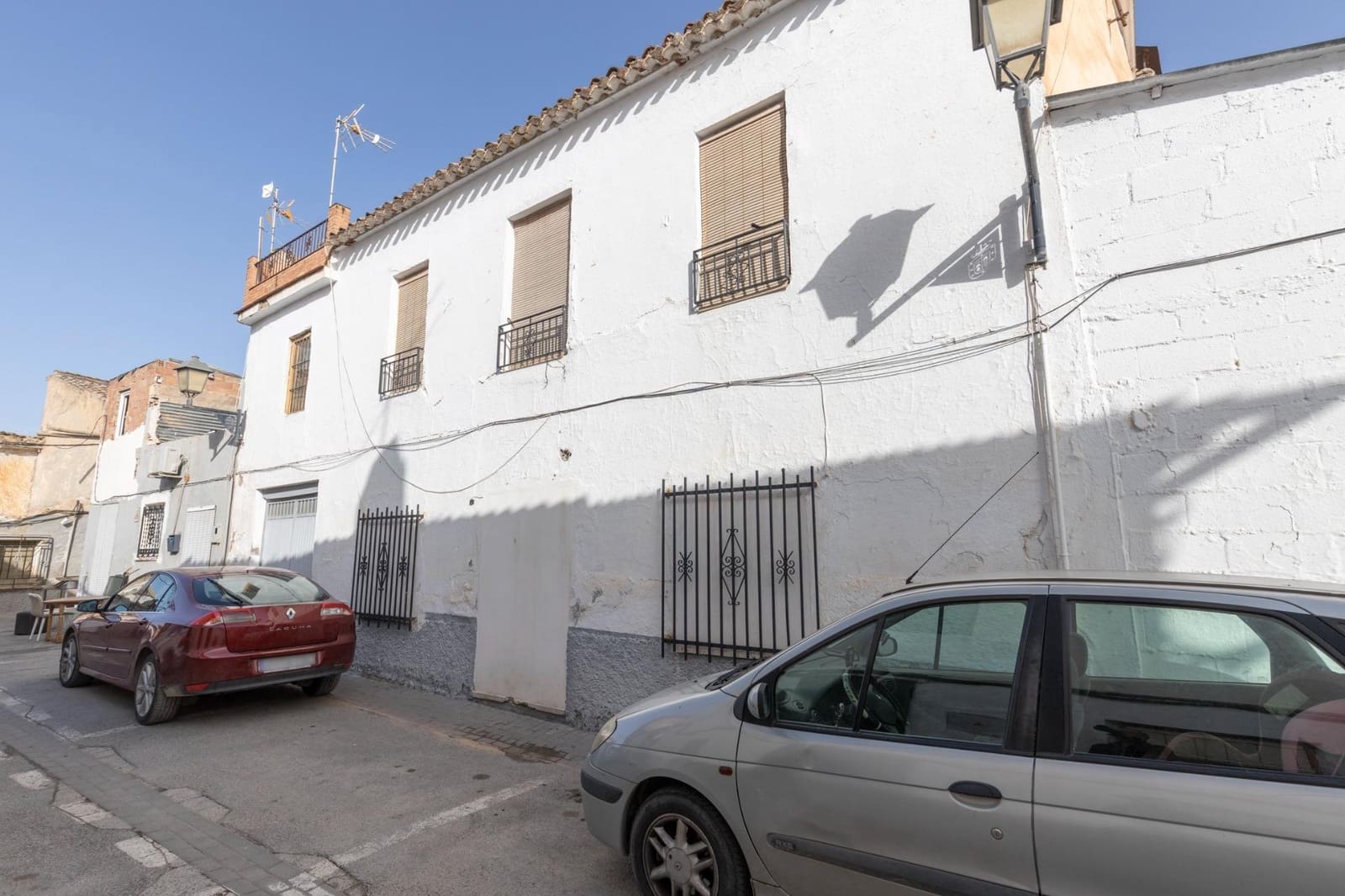 6 bedroom Townhouse for sale in Alhendin with garage - € 89,900 (Ref: 10014023)