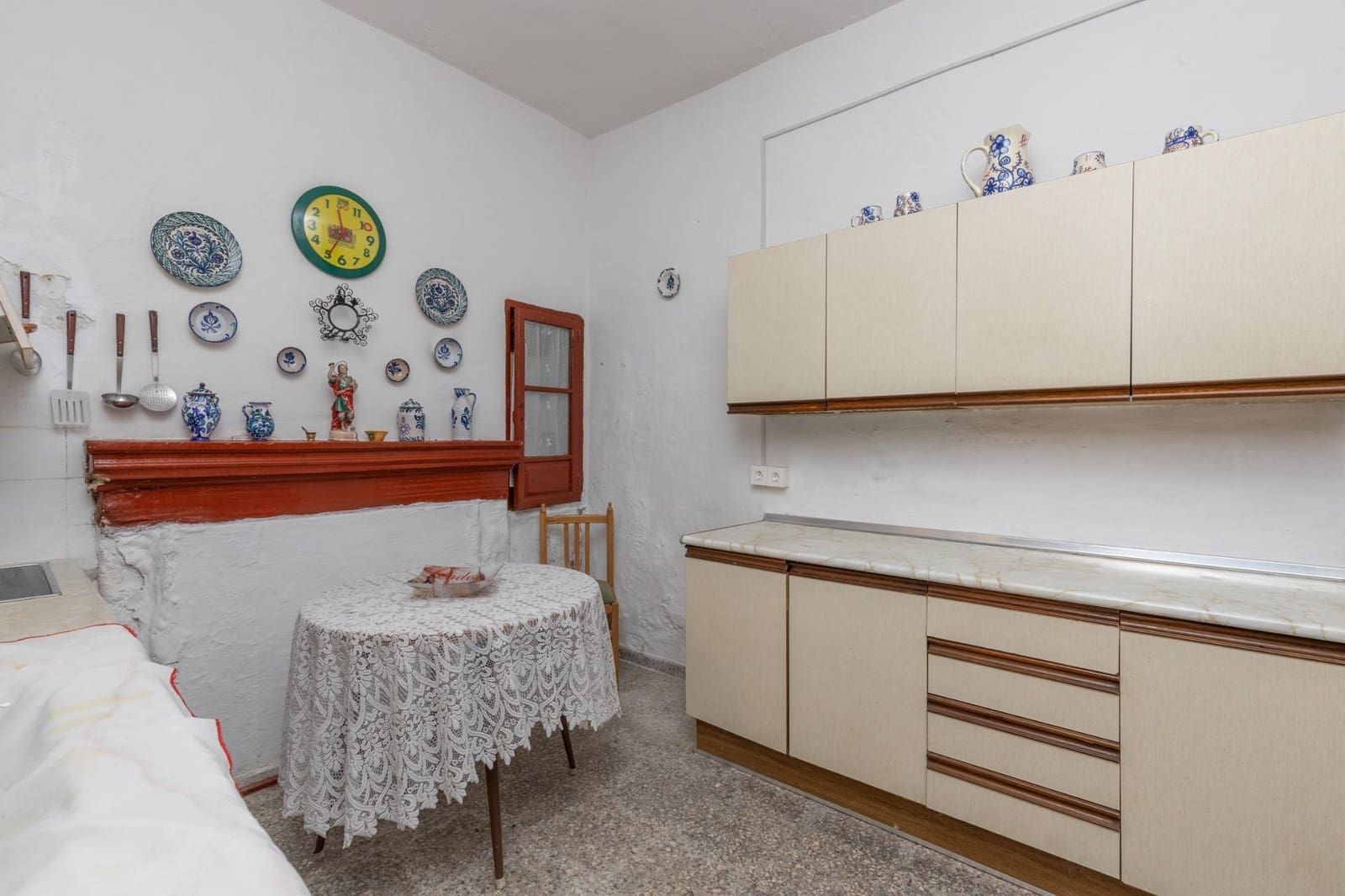 6 bedroom Townhouse for sale in Alhendin with garage - € 89,900 (Ref: 10014023)