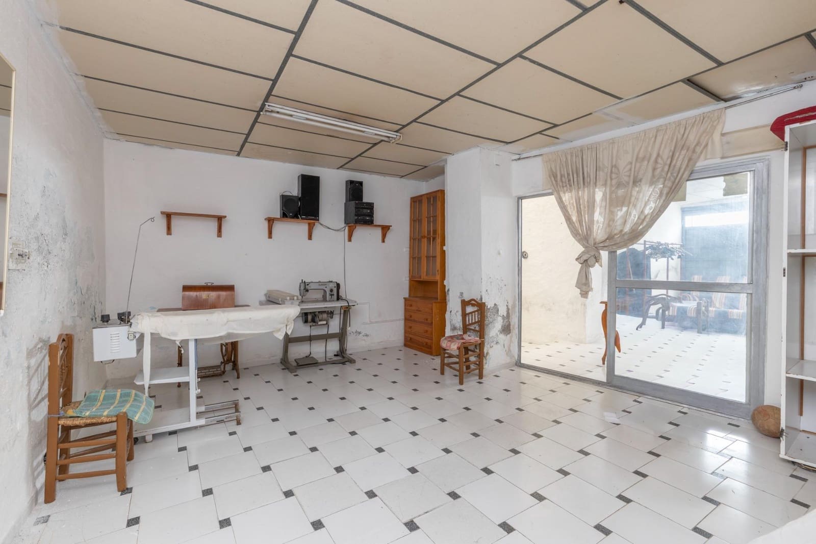 6 bedroom Townhouse for sale in Alhendin with garage - € 89,900 (Ref: 10014023)