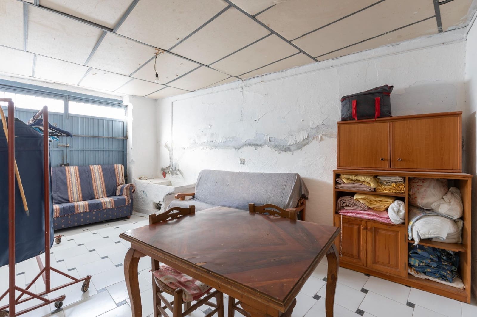 6 bedroom Townhouse for sale in Alhendin with garage - € 89,900 (Ref: 10014023)