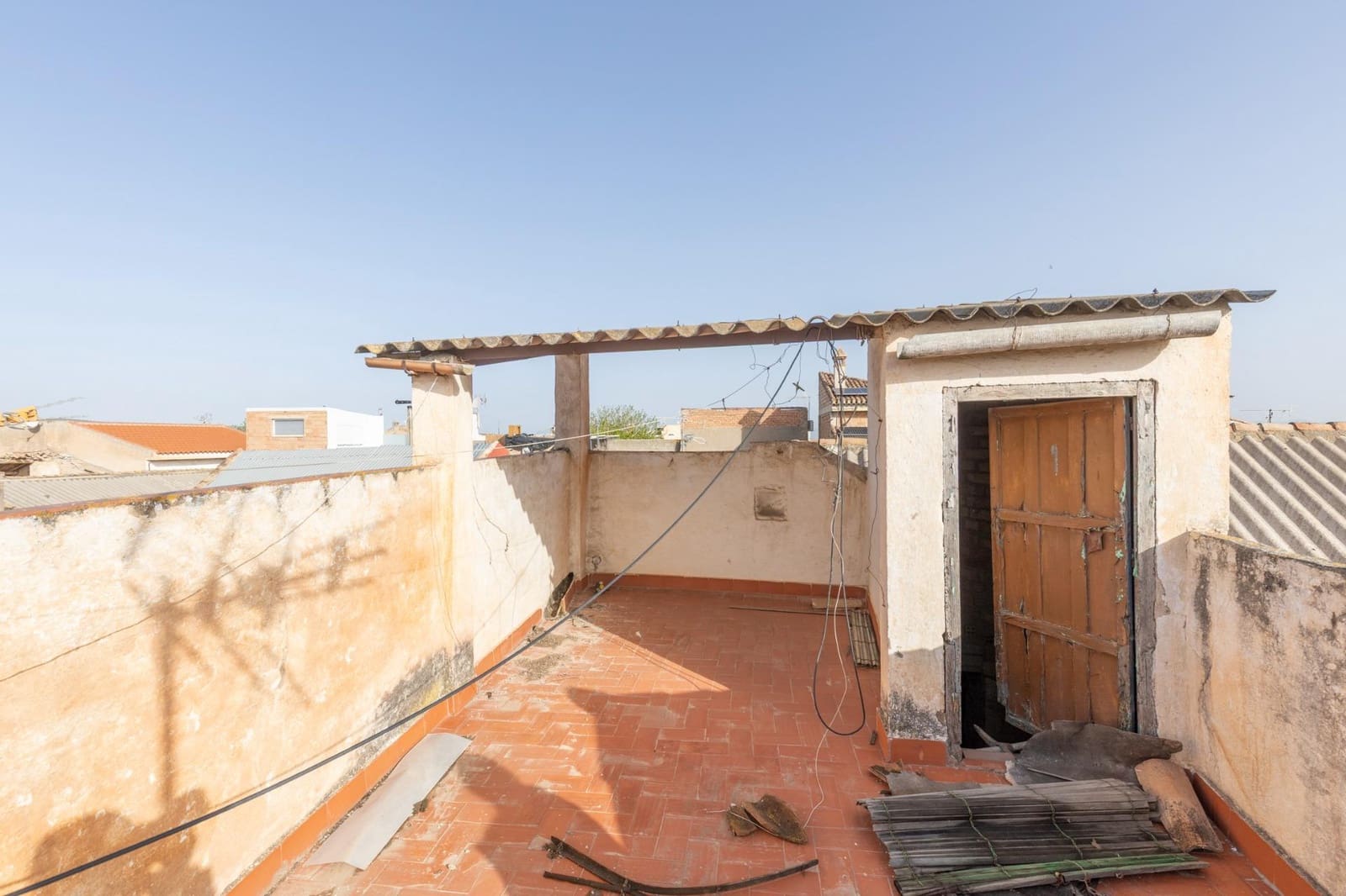 6 bedroom Townhouse for sale in Alhendin with garage - € 89,900 (Ref: 10014023)