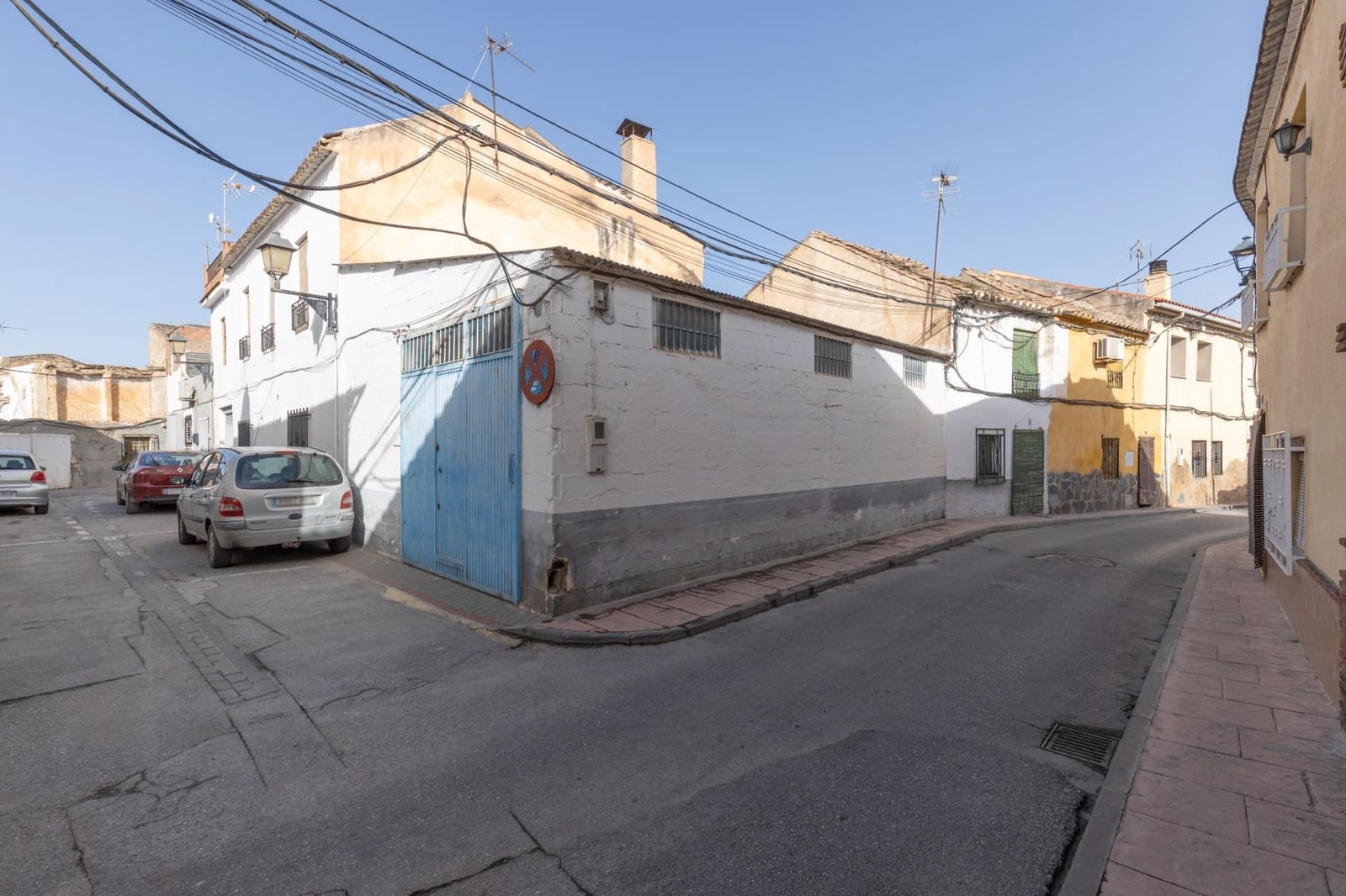 6 bedroom Townhouse for sale in Alhendin with garage - € 89,900 (Ref: 10014023)