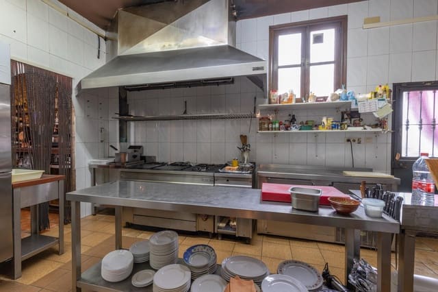 3 sypialnia Willa na sprzedaż w Dílar - 375 000 € (Ref: 10014027)