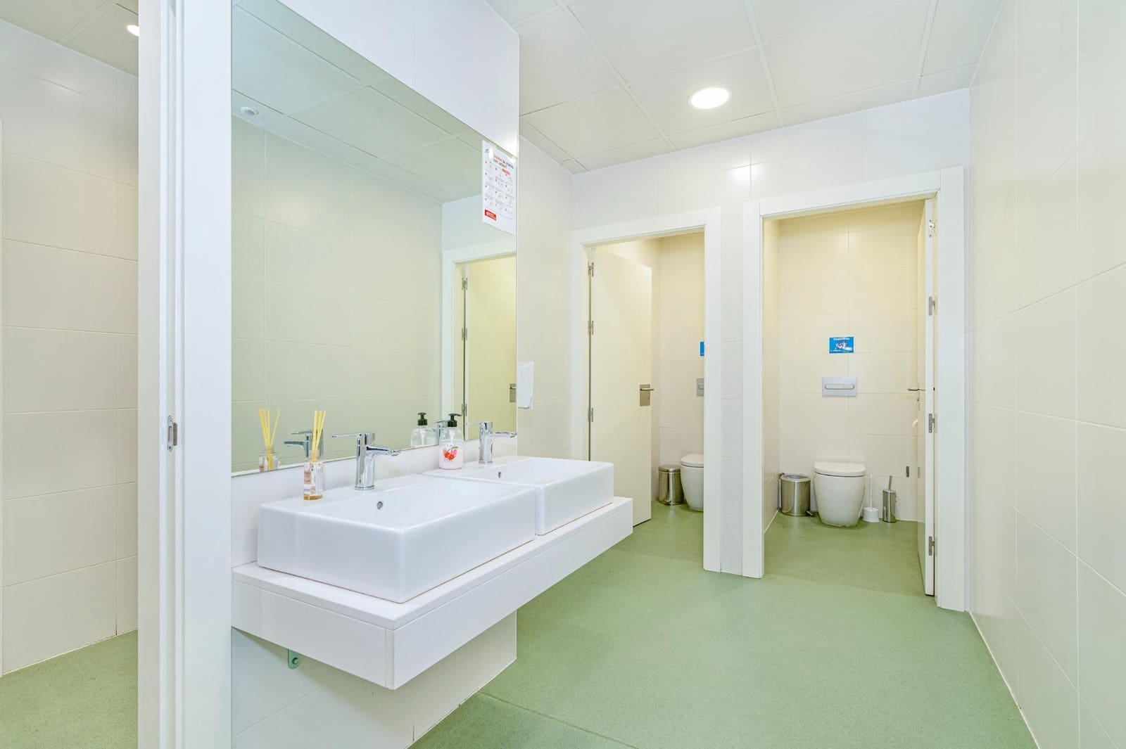 Företag till salu i Granada stad - 1 950 000 € (Ref: 10014035)